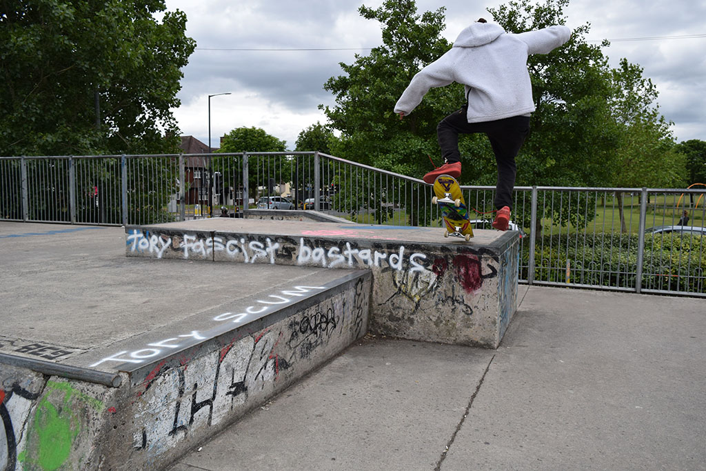 Chester performing a trick